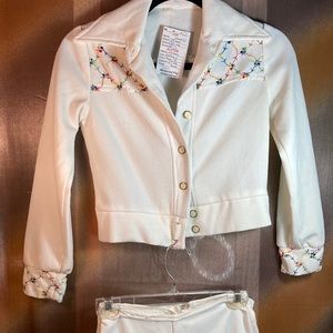 Vintage‎ 3 piece white suit 70’s set. Top and 2 pants. 32” chest. Size small 120